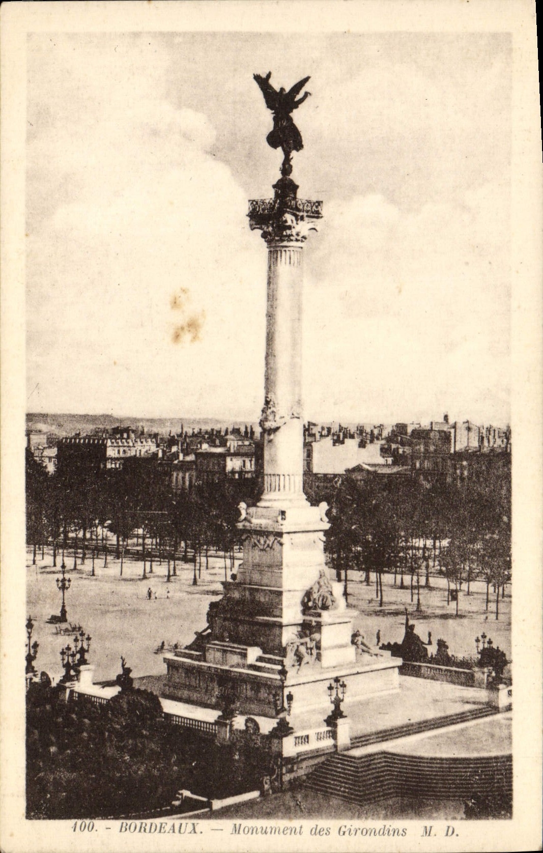 CPA Bordeaux Monument des Girondins
