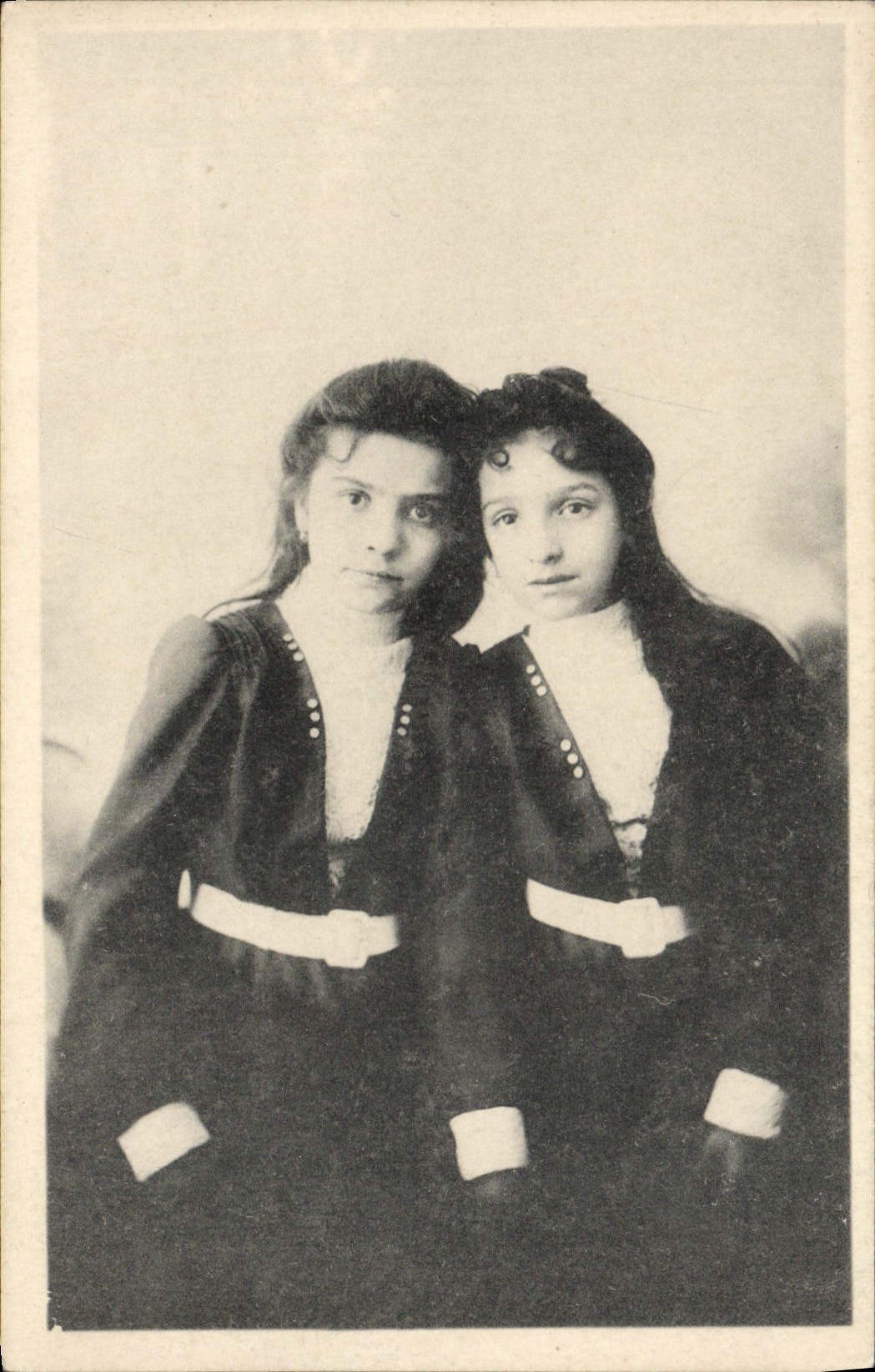 VINTAGE POSTCARD Twin Twin Children