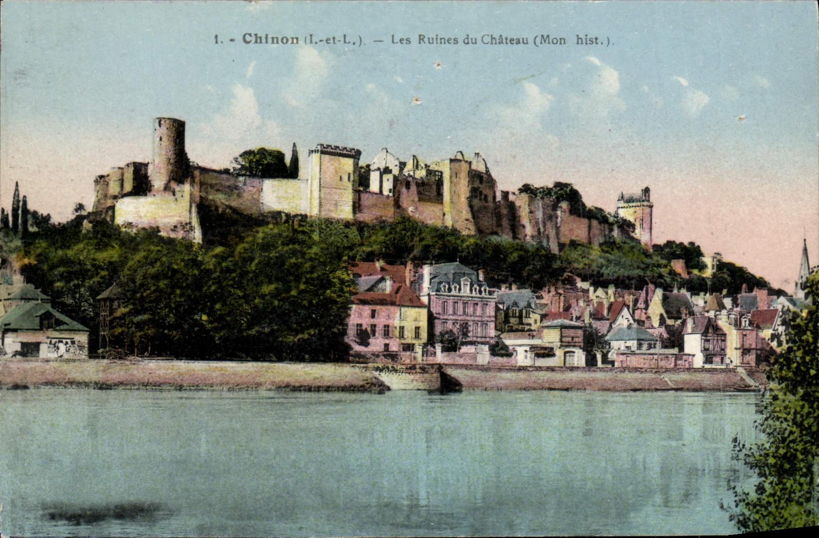 CPA Chinon Les Ruines du Chateau 