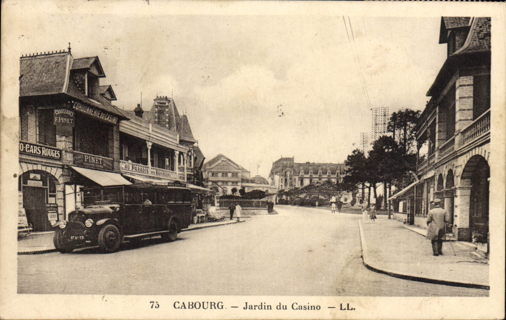 CPA Cabourg Jardin du Casino Automobile 