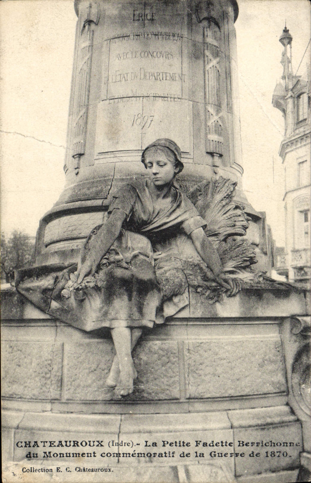 CPA Chateauroux La Petite Fadette Berrichonne du monument commemoratif de la guerre de 1870 Militaria 