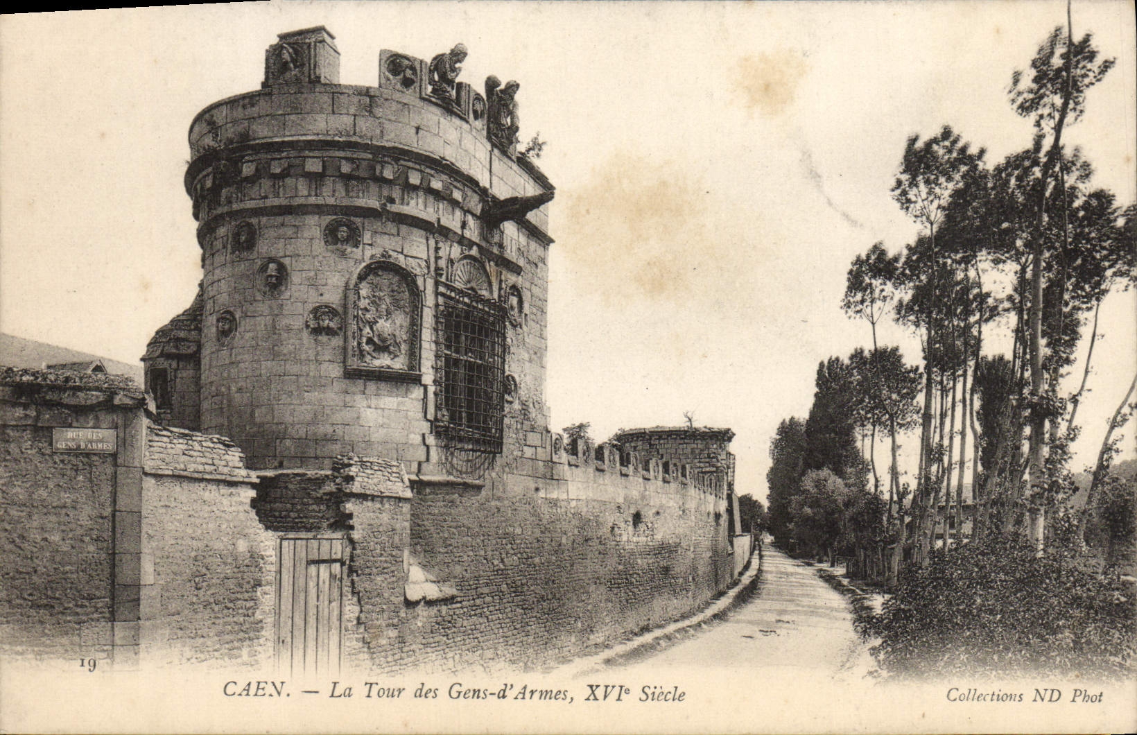 VINTAGE POSTCARD Caen the Tower of the Men-at-arms