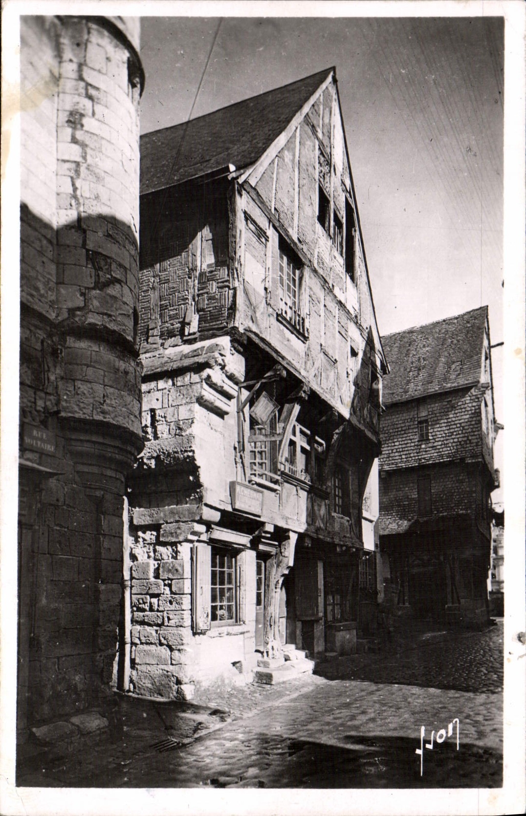 CPM Chinon Maison du 15eme