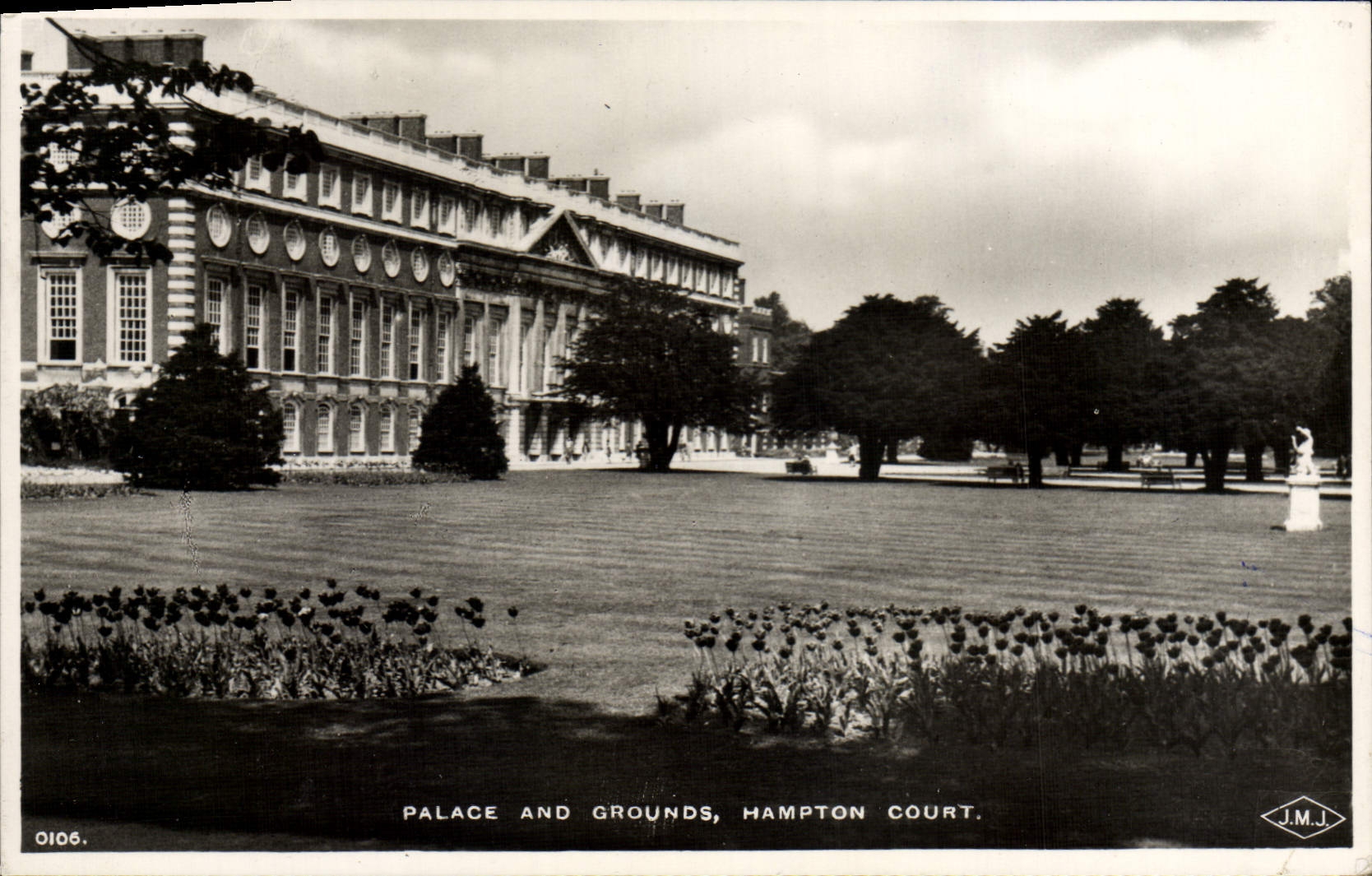 CPM Place And Grounds Hampton Court