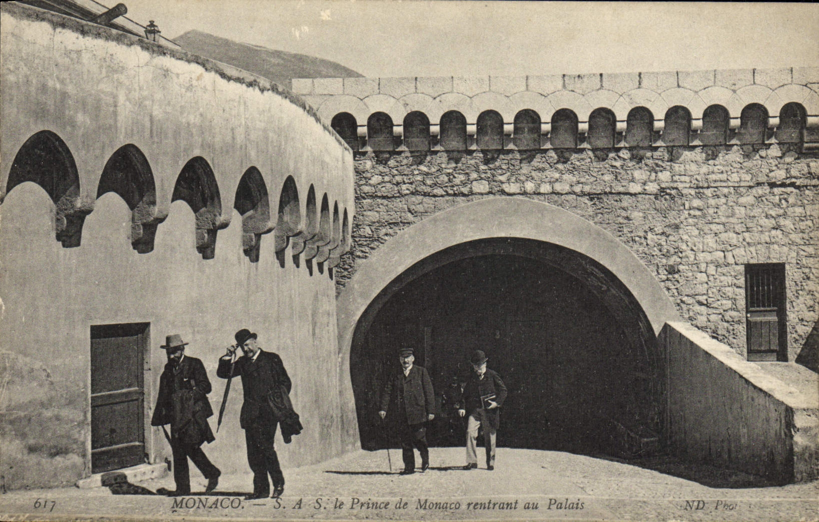 CPA Monaco SAS le prince de Monaco rentrant au palais