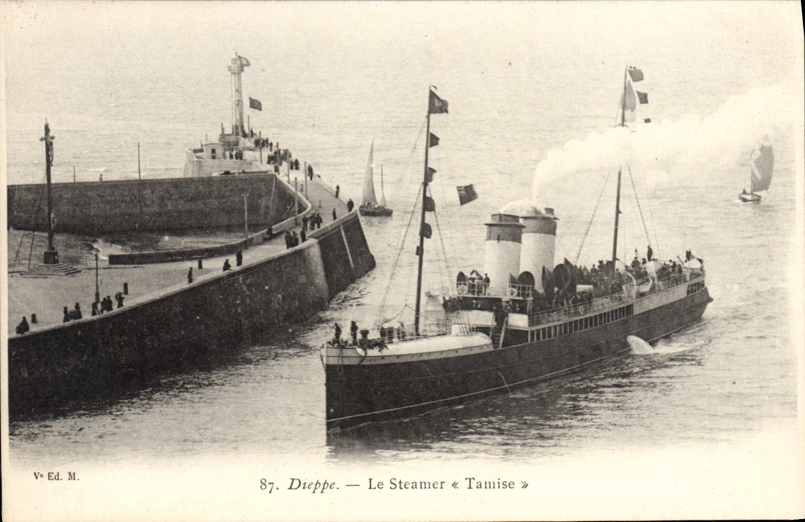 CPA Dieppe Le Steamer Tamise Bateau