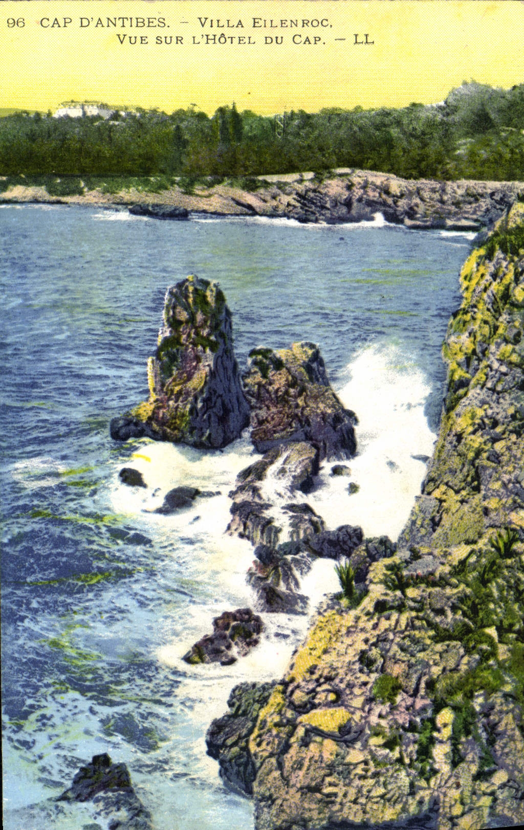 CPA Cap Dantibes Villa Eilenroc Vue sur l'hotel du Cap
