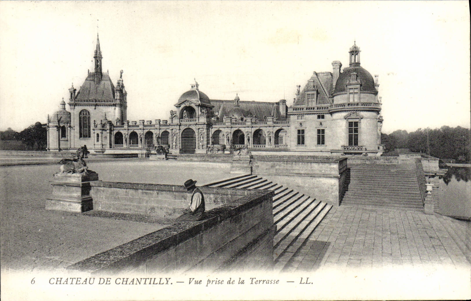 CPA Chateau De Chantilly Vue Prise De La Terrasse