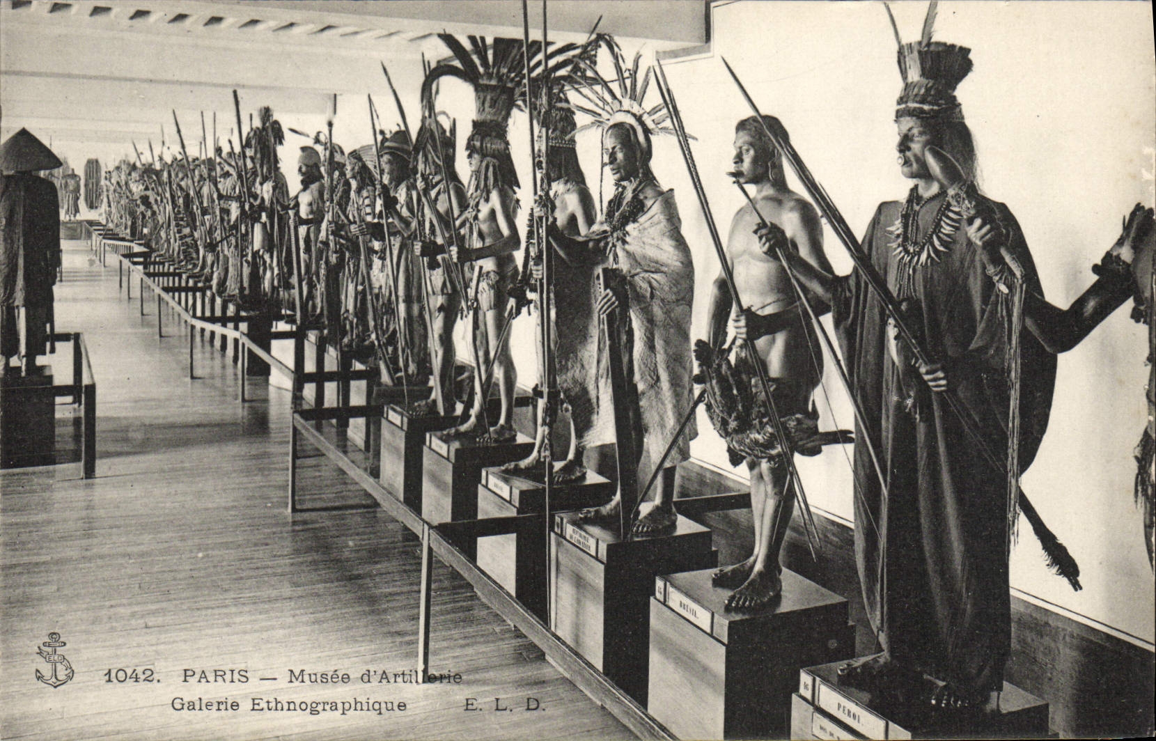 VINTAGE POSTCARD Paris Museum of ethnographic artillery Gallery