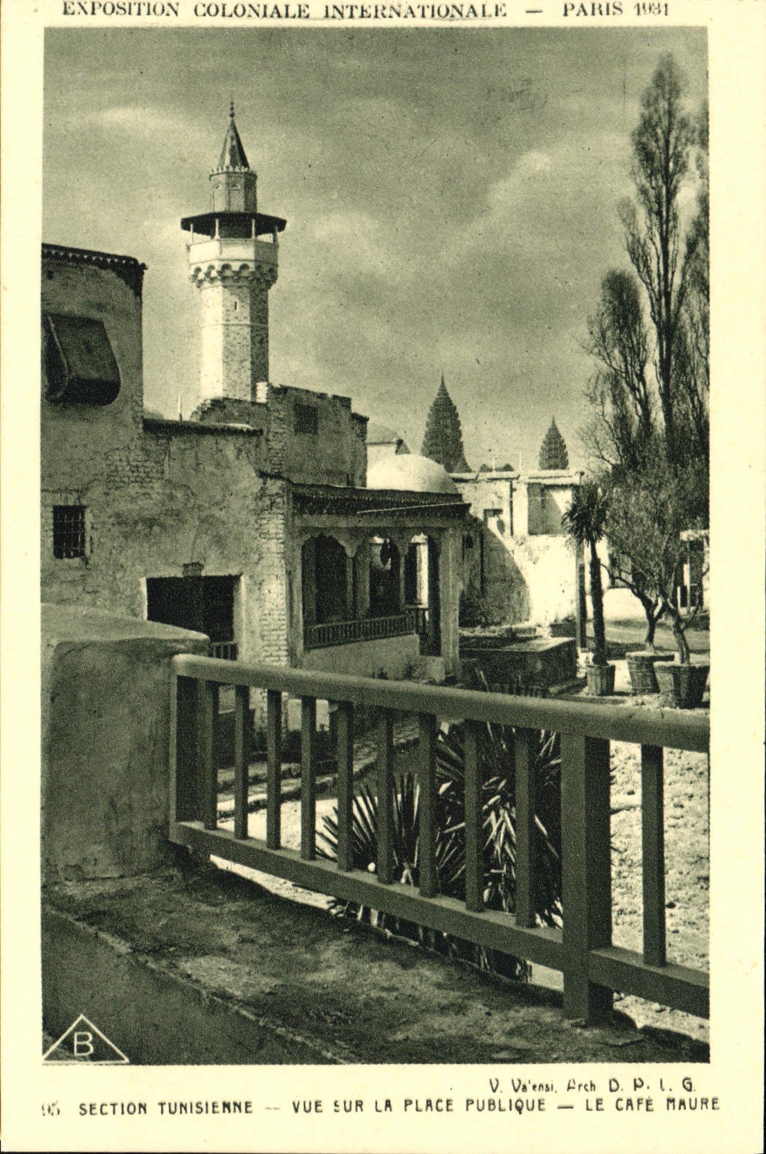 VINTAGE POSTCARD Paris Fair colonial international 1931 Section Tunisian Seen on the public place the coffee Moor