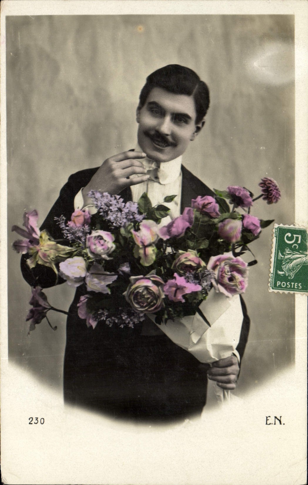 CPA Fantaisie Homme Fleurs