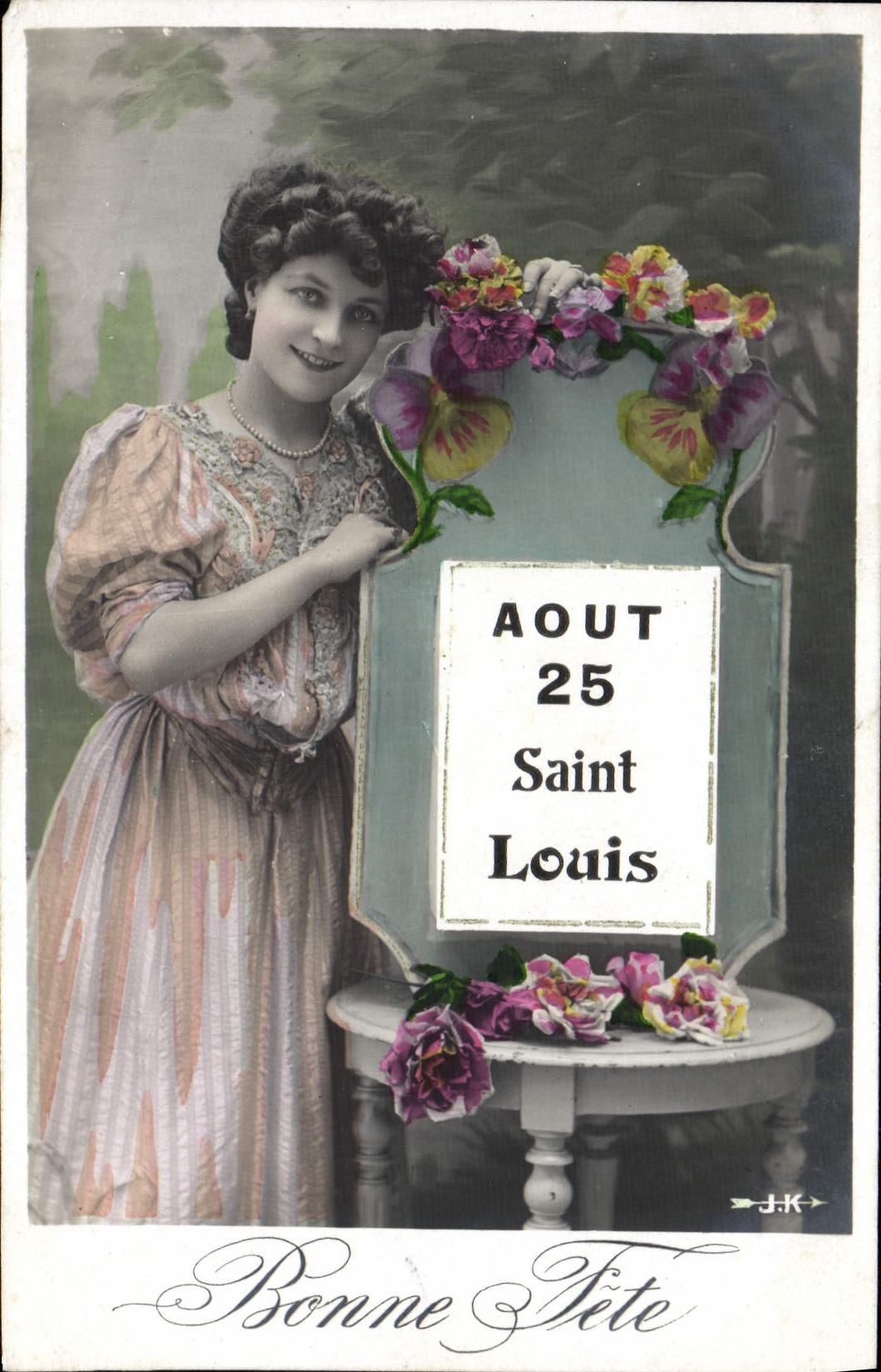 VINTAGE POSTCARD Fantasy Woman Saint louis