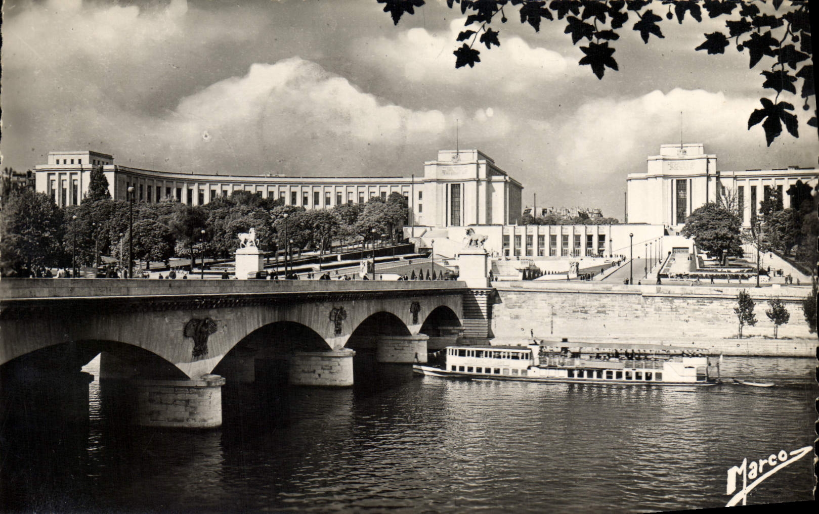 MODERN CARD Palate of Chaillot Built on the site of old Trocadero Paris Boat Barge