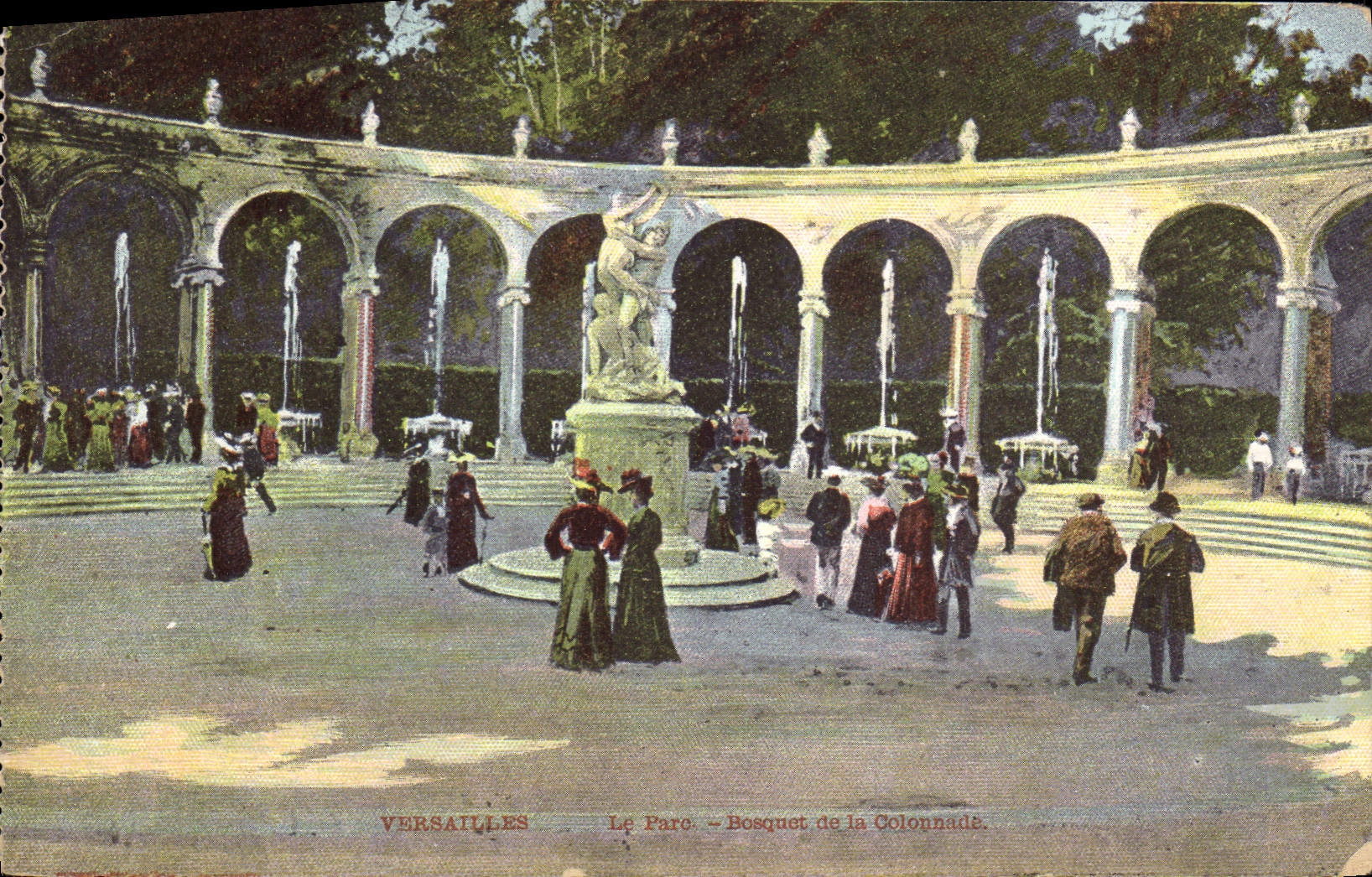 VINTAGE POSTCARD Versailles the Park Thicket of the colonnade