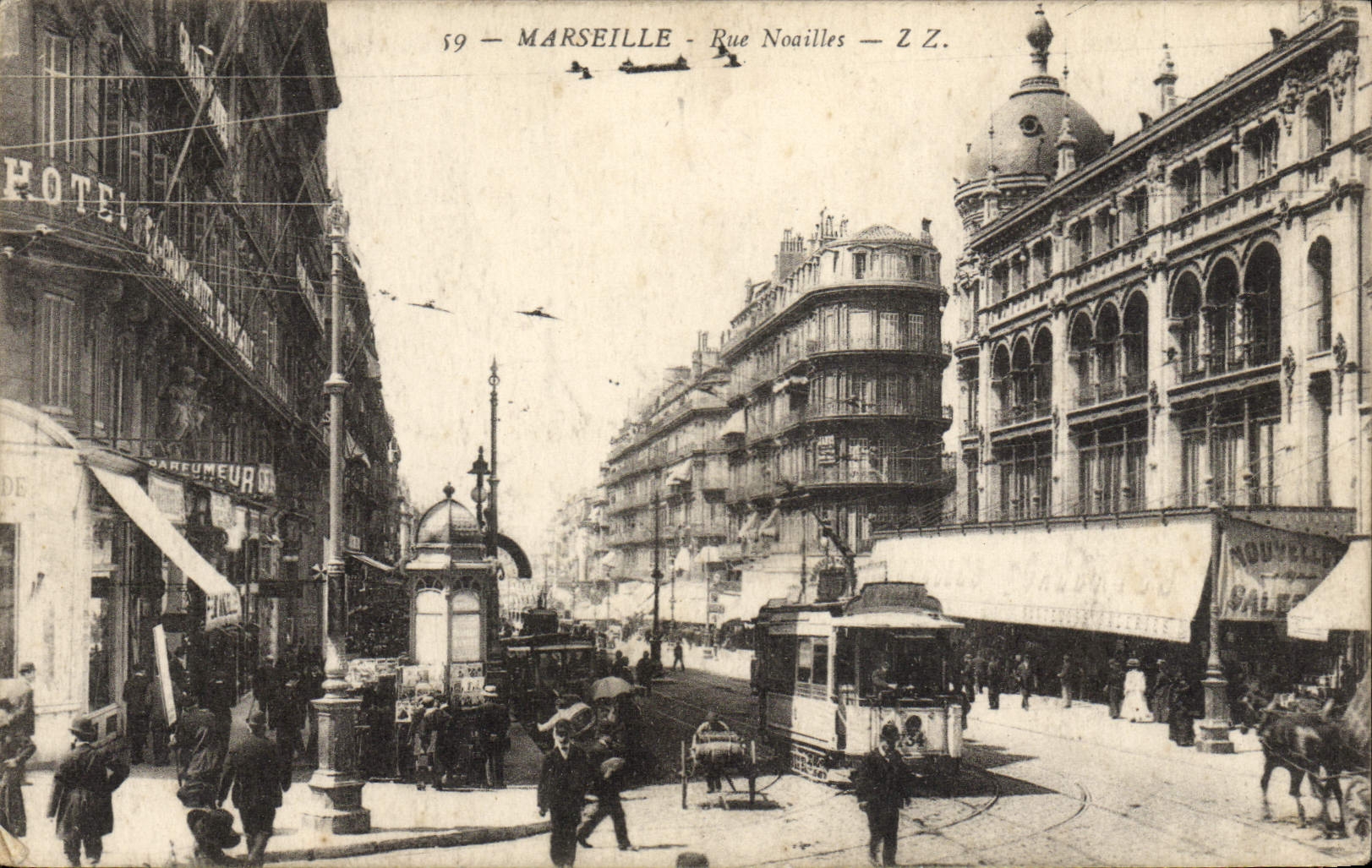 CPA Marseille Rue Noailles Tramway