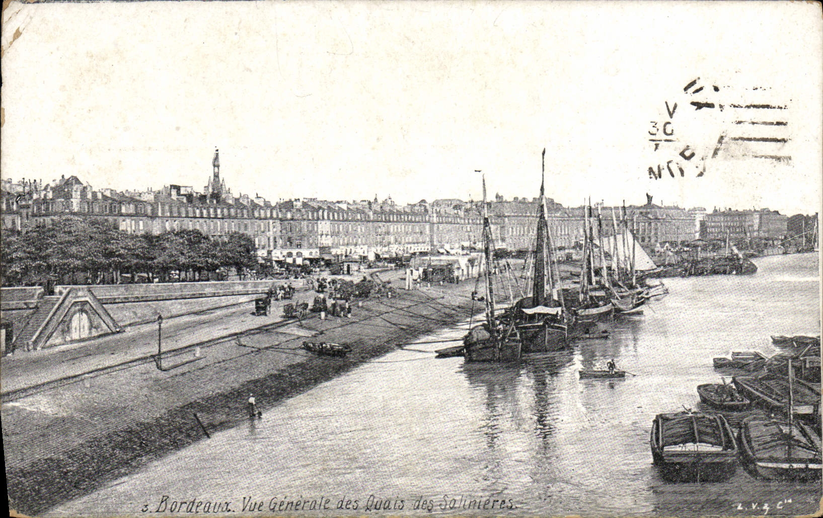 CPA Bordeaux Vue Generale des Quais des Salinieres Bateaux