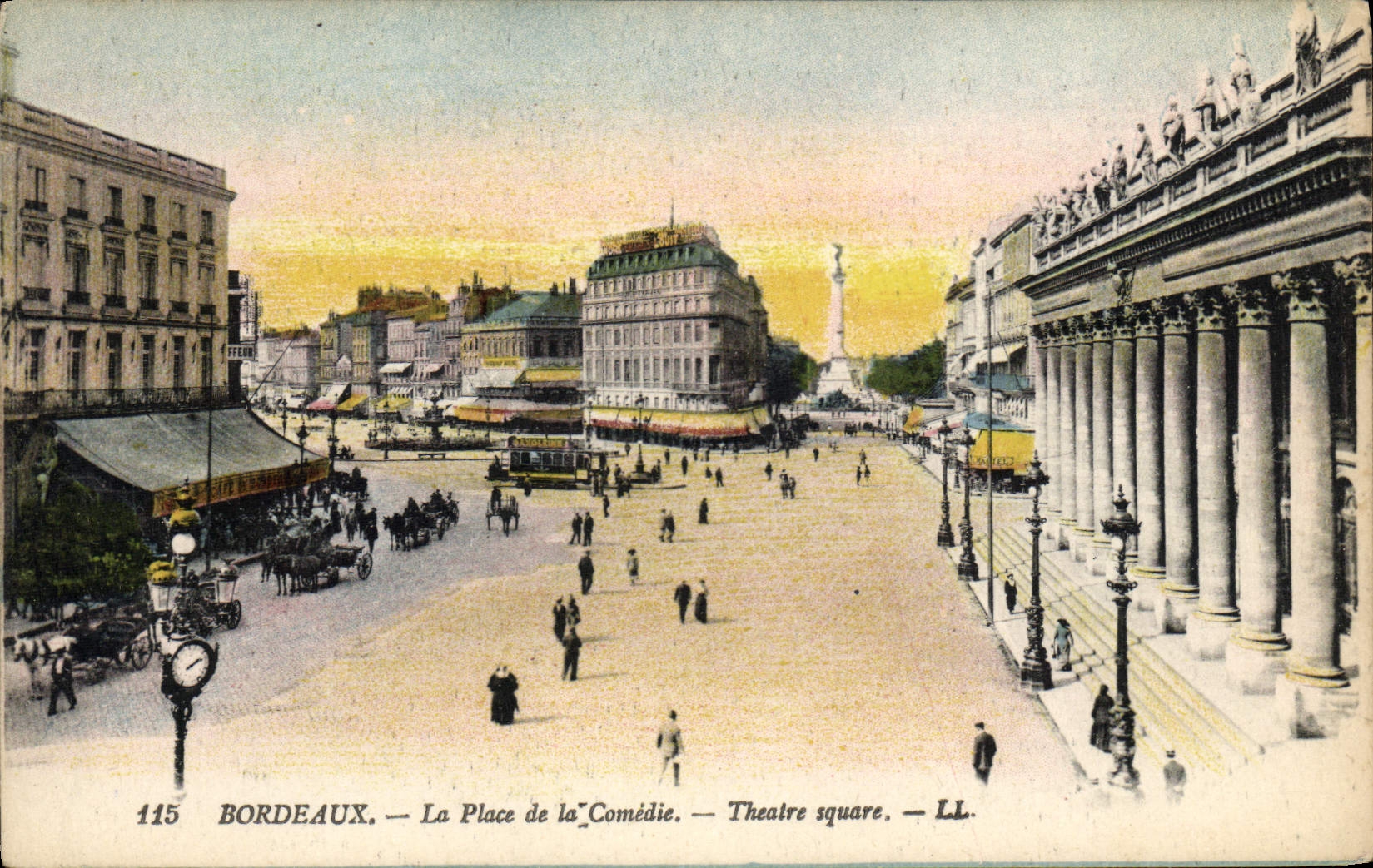 CPA Bordeaux La Place de la Comedie