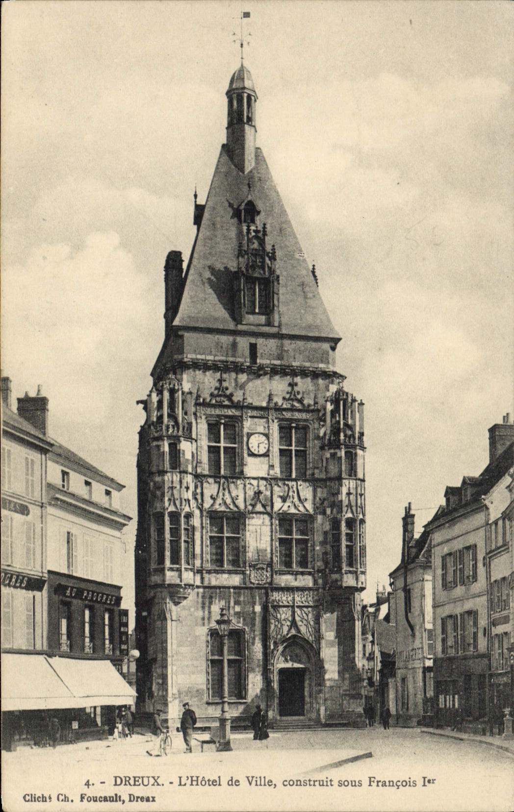 CPA Dreux L'Hotel de Ville Construit Sous Francois 1er
