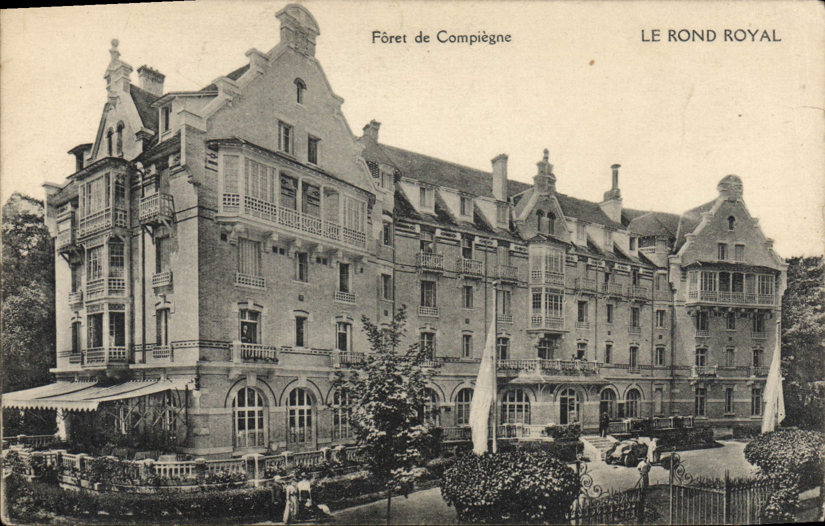 CPA Foret de Compiegne Le Rond Royal