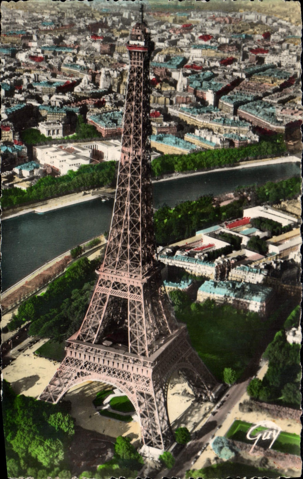 CPM En Avion Sur Paris La tour Eiffel