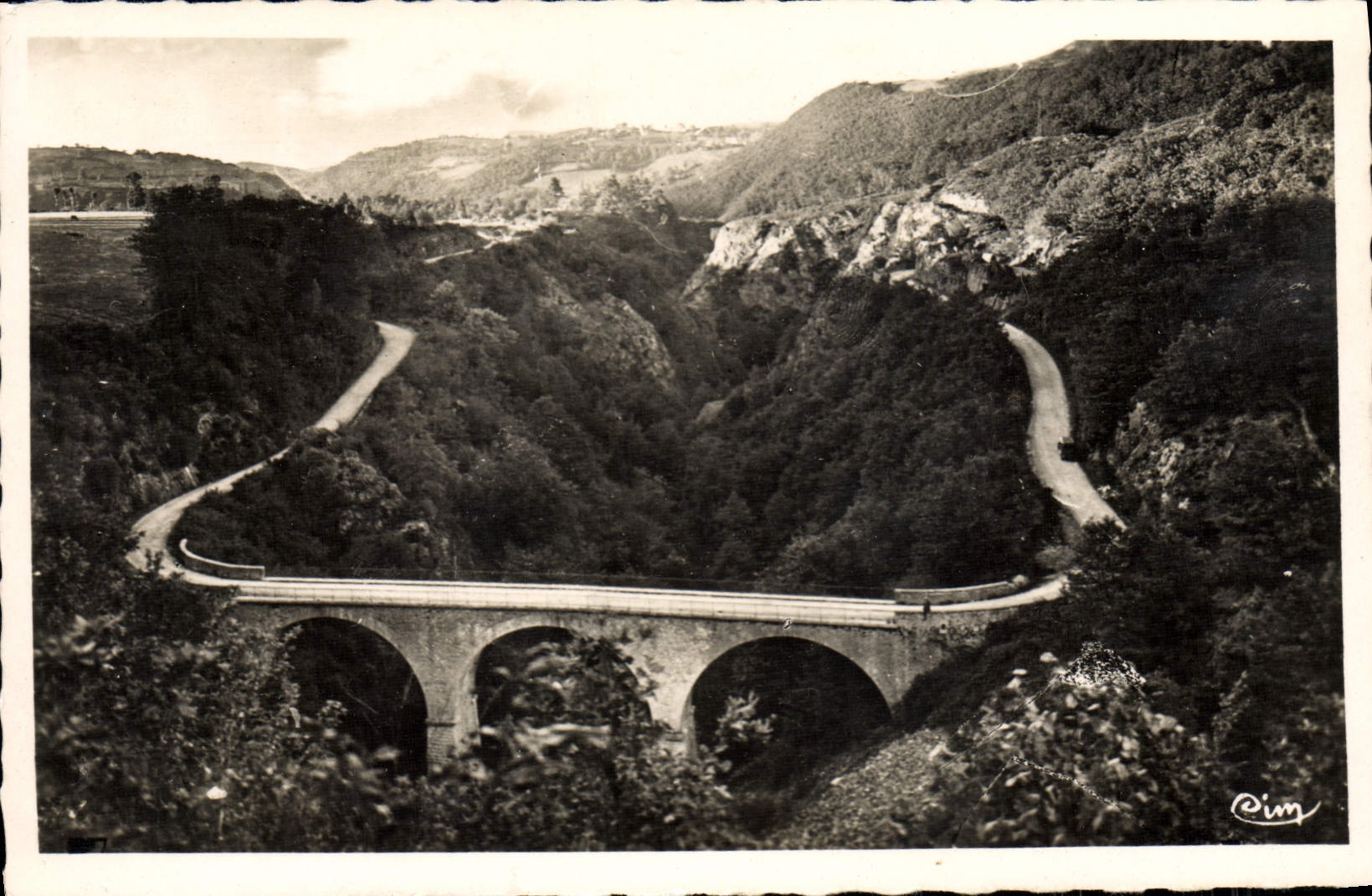 CPM Menet Le Pont de la Mort