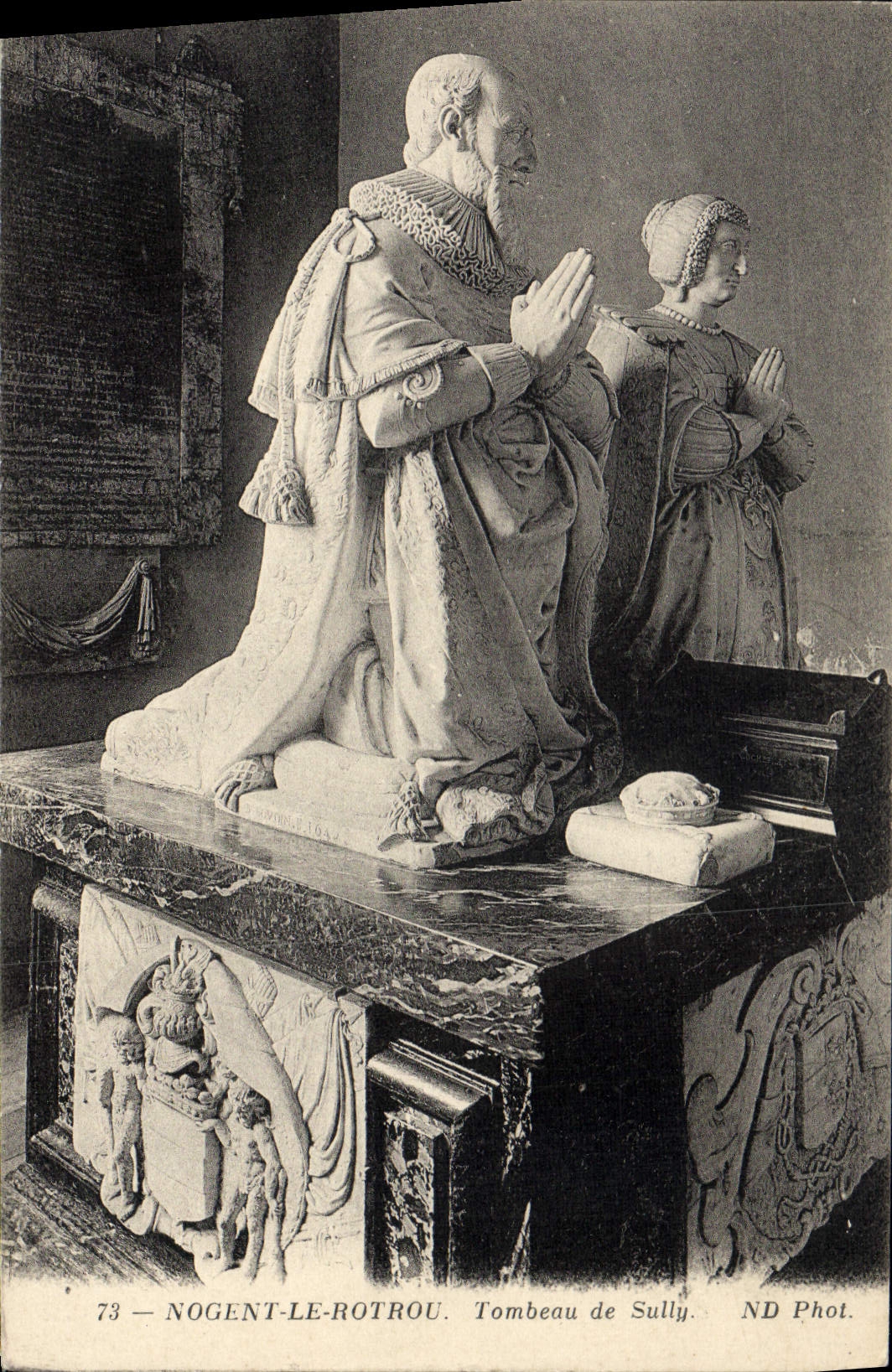CPA Nogent Le Rotrou Tombeau de Sully