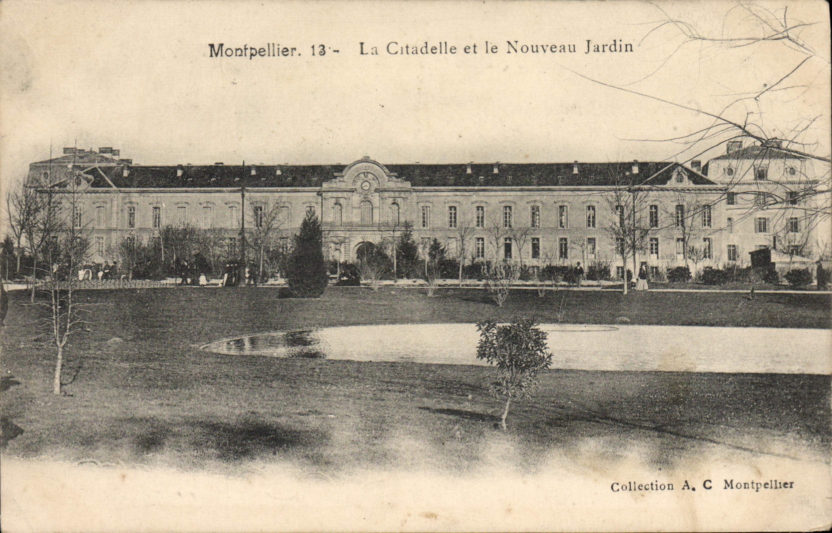 CPA Montpellier La Citadelle et le Nouveau Jardin
