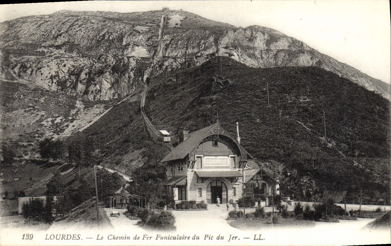 VINTAGE POSTCARD Heavy the Funicular Railroad of the Peak