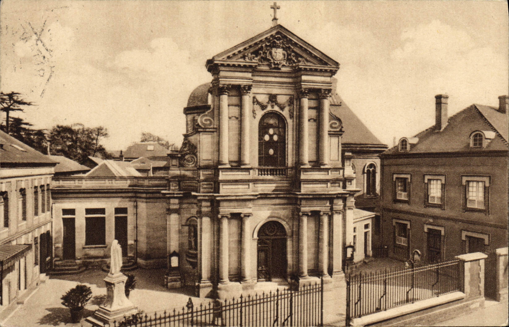 La POSTAL de la VENDIMIA la cámara acorazada de las monjas carmelitas tiene Lisieux