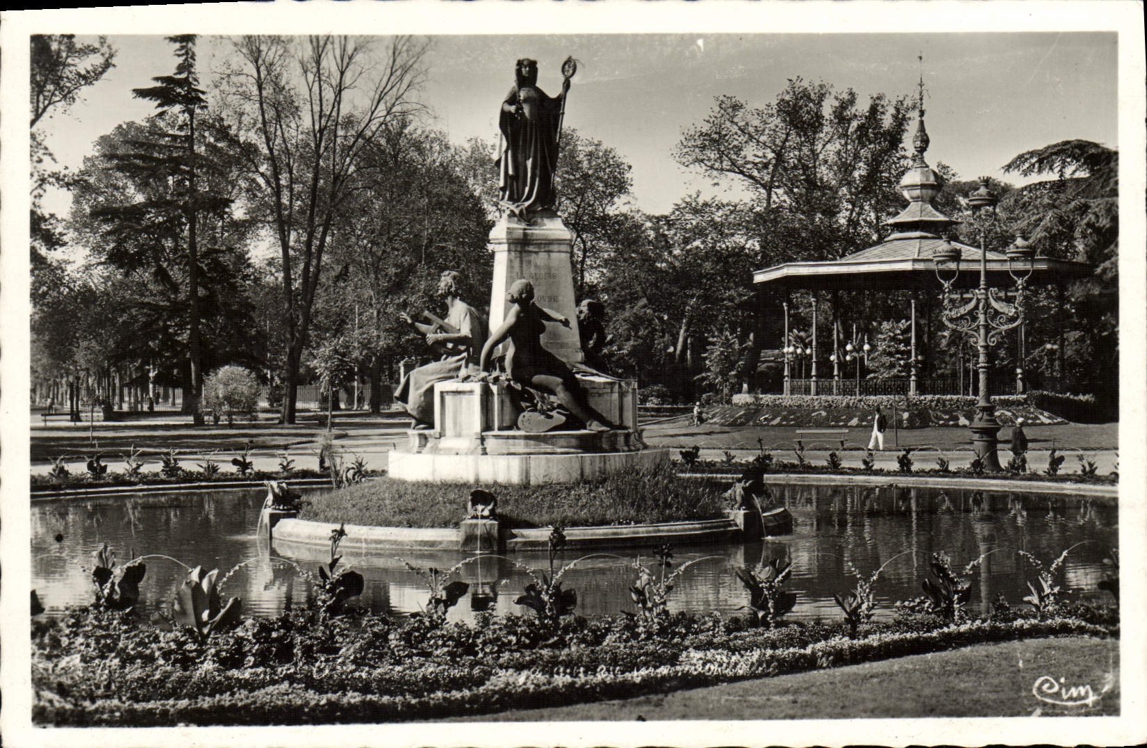 CPM Toulouse Monument Clemence Isaure 