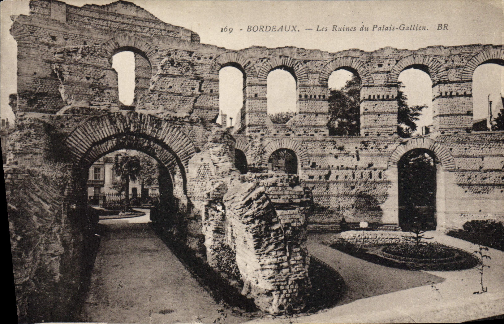 CPA Bordeaux Les Ruines du Palais Gallien