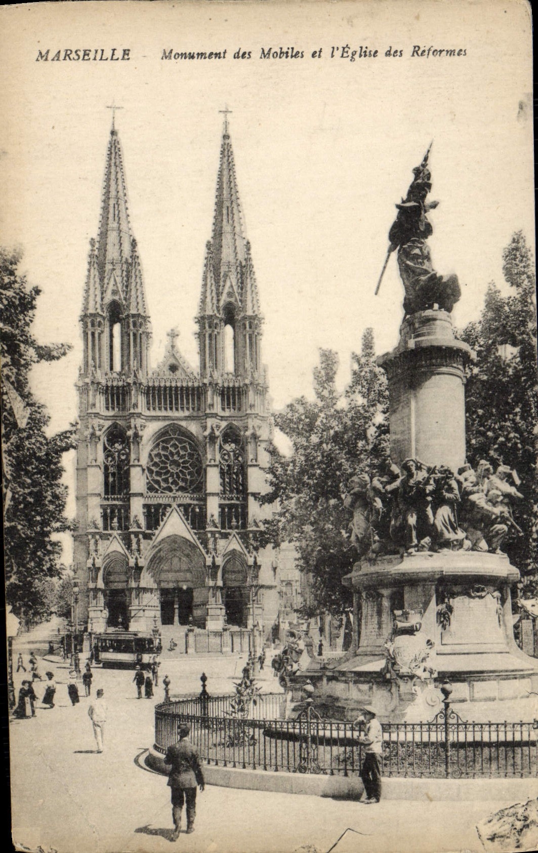 CPA Marseille Monument des Mobiles et L'Eglise des Reformes