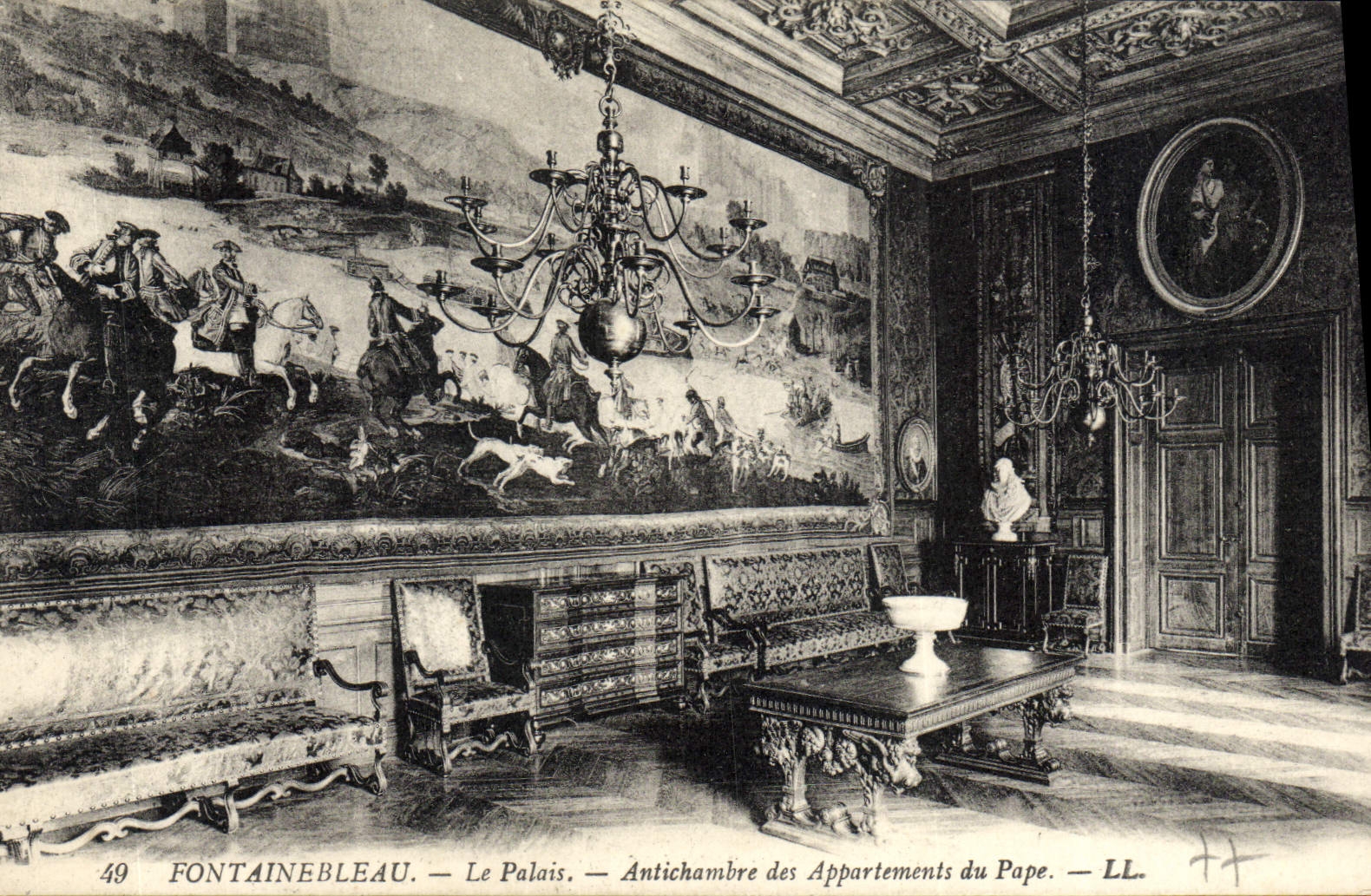 VINTAGE POSTCARD Fontainebleau the Palate Anteroom Of the Apartments Of the Pope