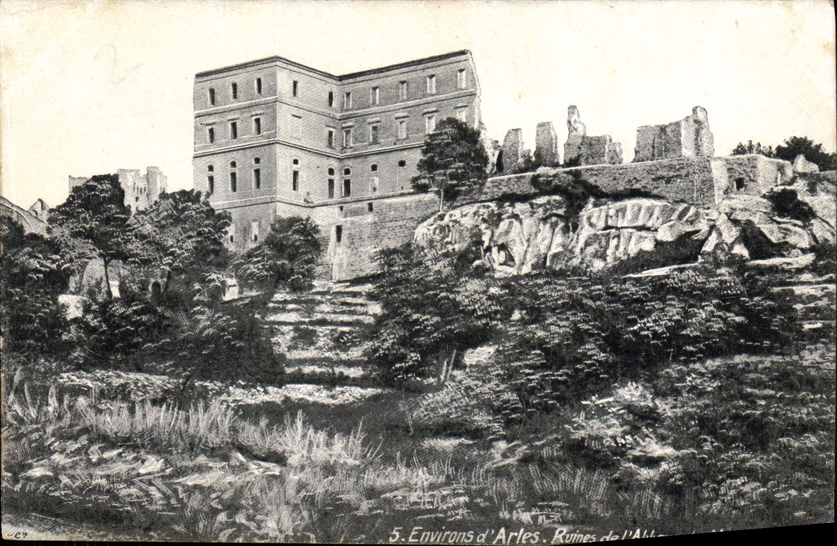 CPA Environs D'Arles Ruines de l'abbaye de Montmajour