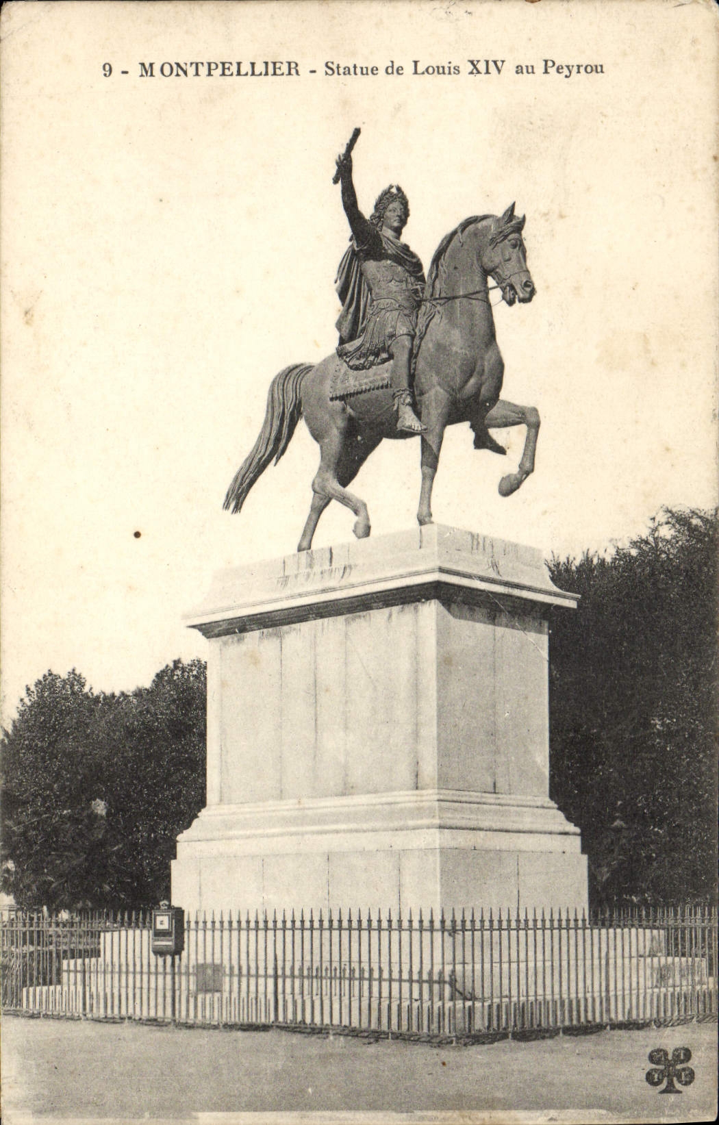 CPA Montpellier Statue De Louis XIV Au Peyrou