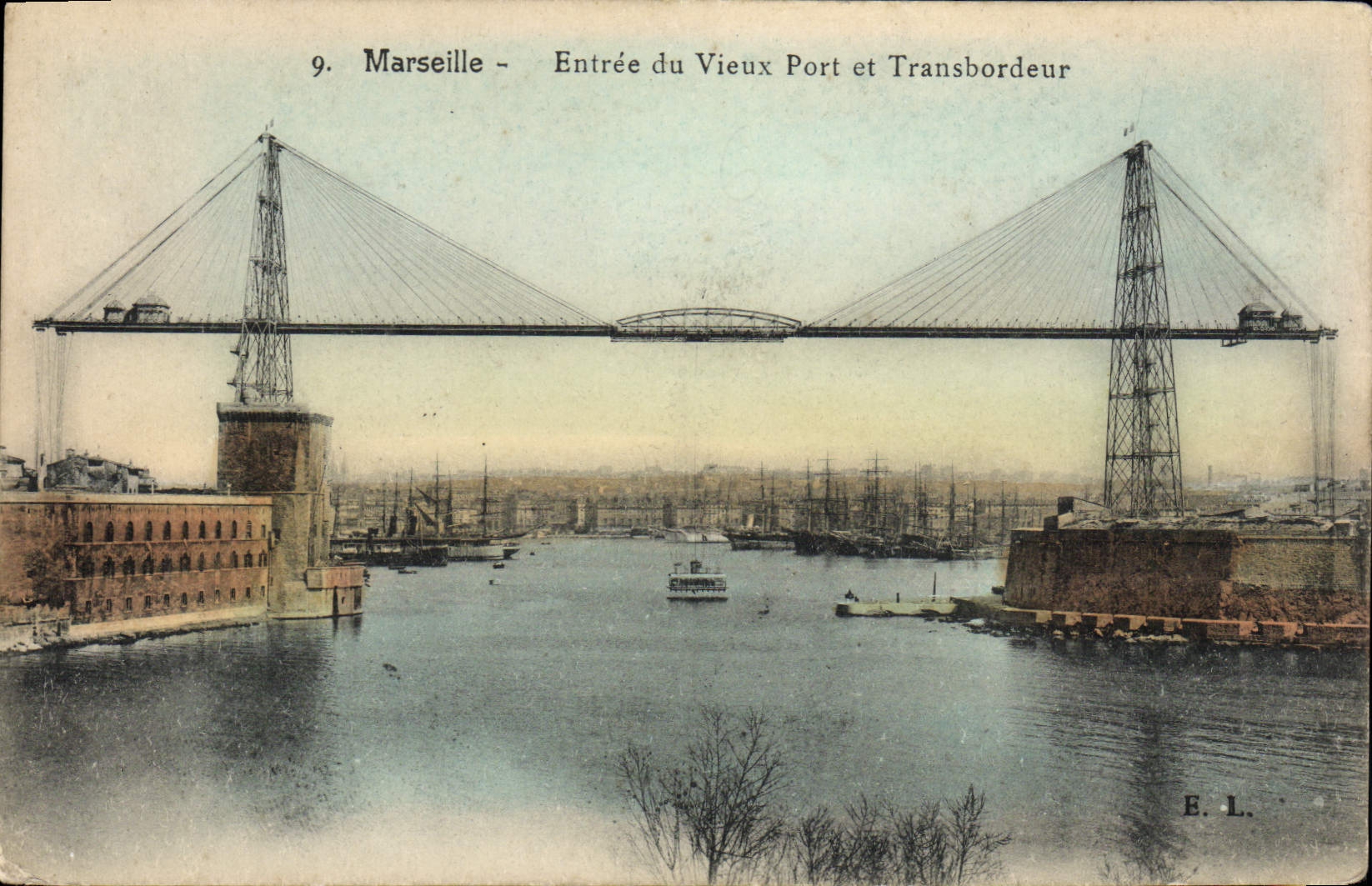 CPA Marseille Entree Du Vieux Port Et Transbordeur