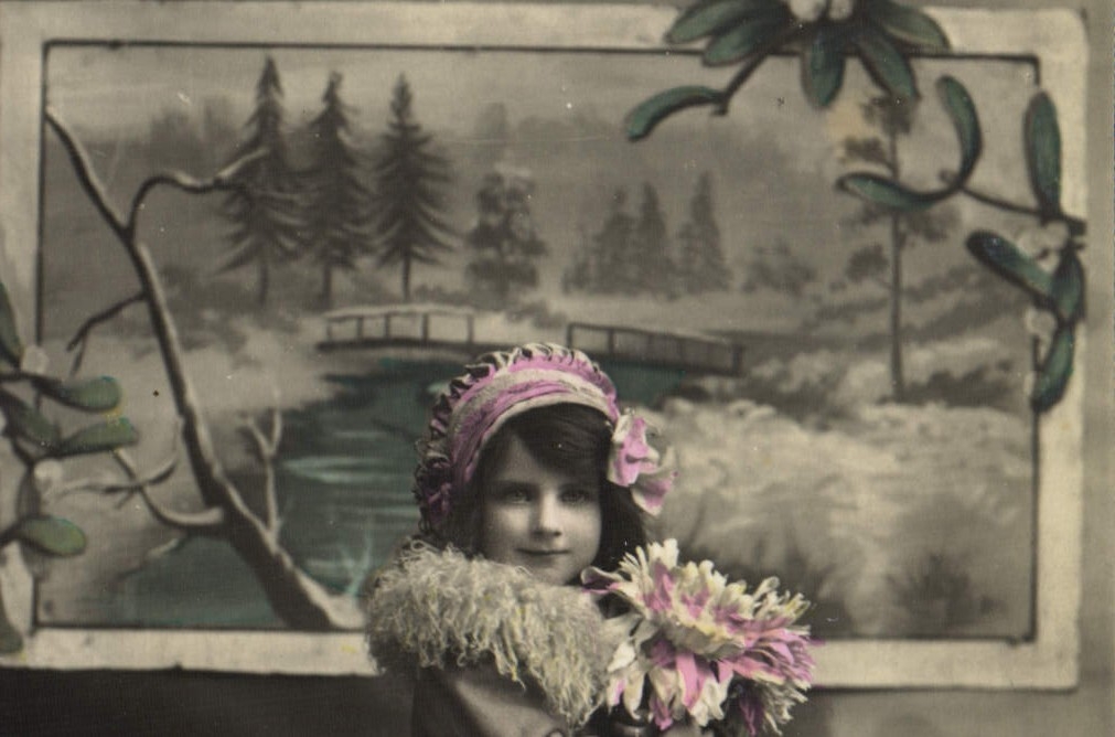 VINTAGE POSTCARD Fantasy Child