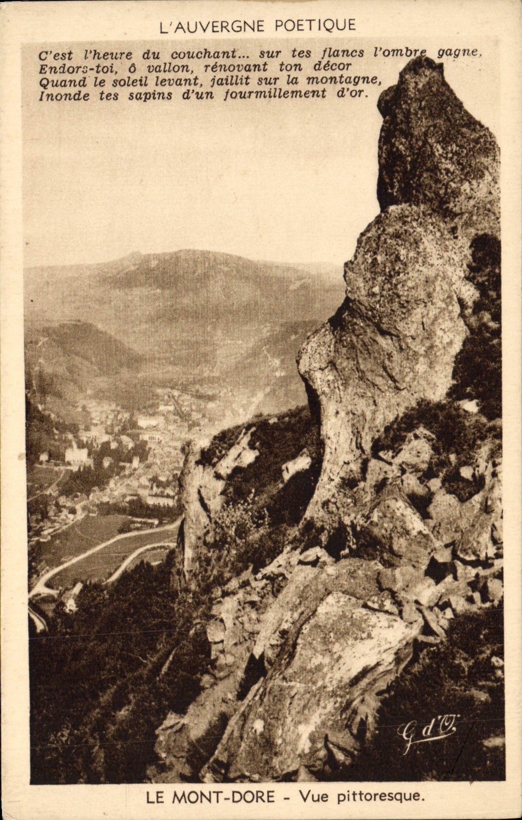 VINTAGE POSTCARD Auvergne the Mount Gilds Seen picturesque