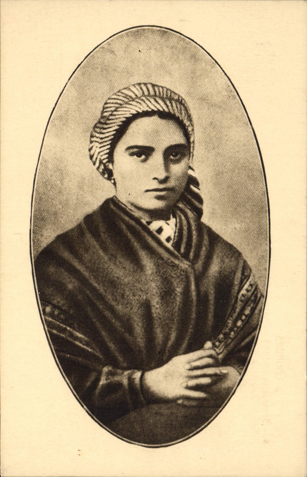 CPA Lourdes Bernadette en 1858 Photographie de l'abbe Bernadou