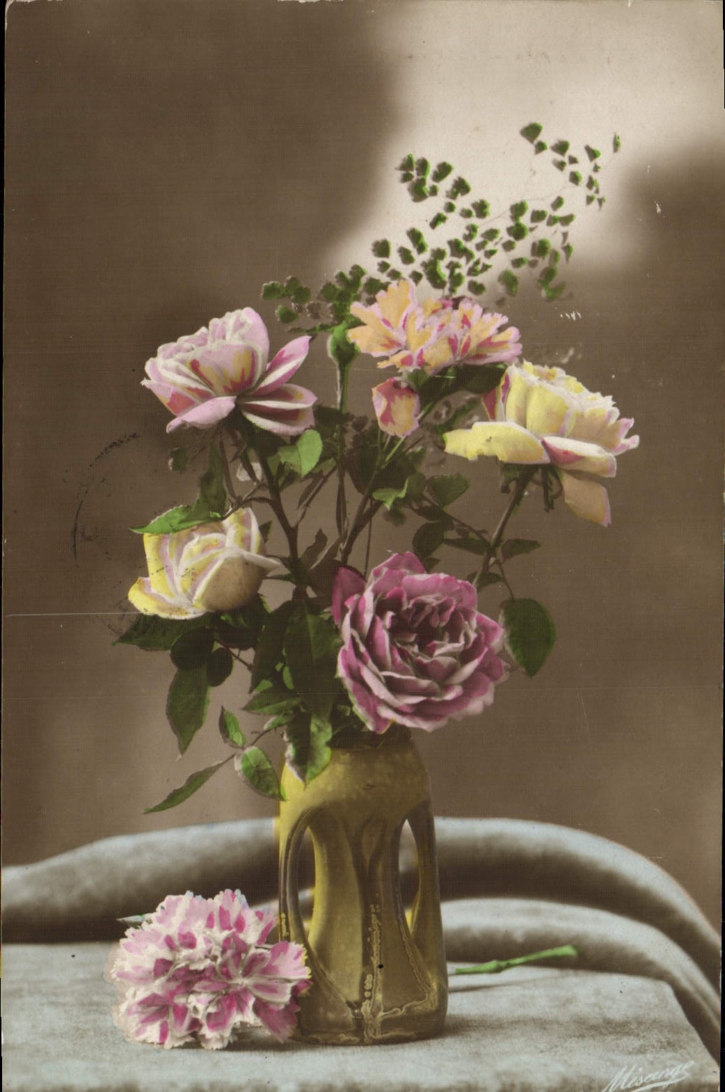 Flores de la fantasía de la POSTAL de la VENDIMIA