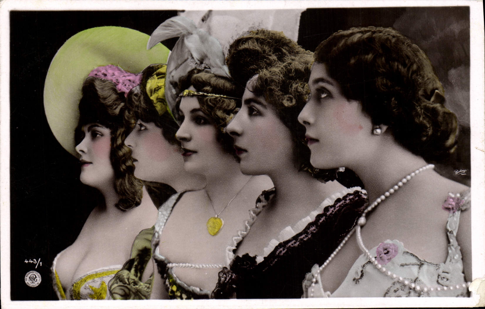 Mujeres de la fantasía de la POSTAL de la VENDIMIA