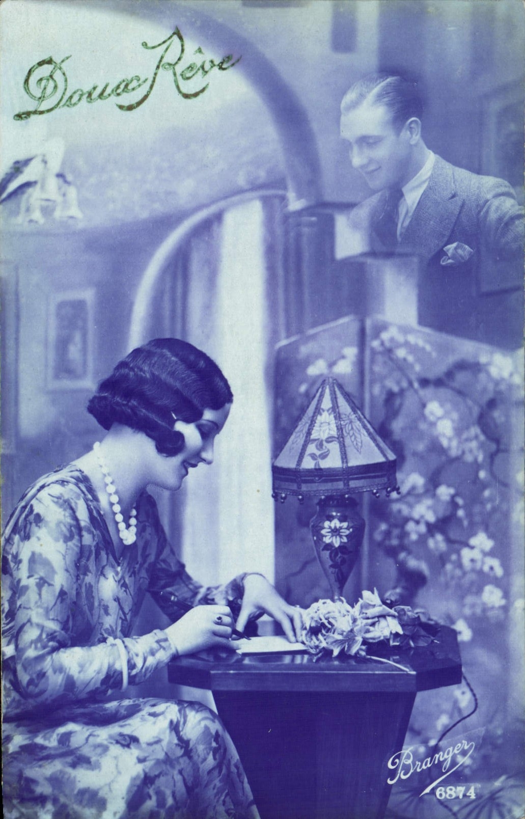 Mujer de la fantasía de la POSTAL de la VENDIMIA