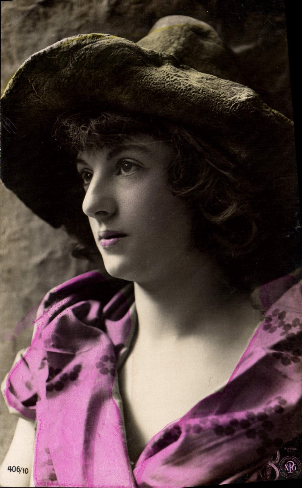 Mujer de la fantasía de la POSTAL de la VENDIMIA