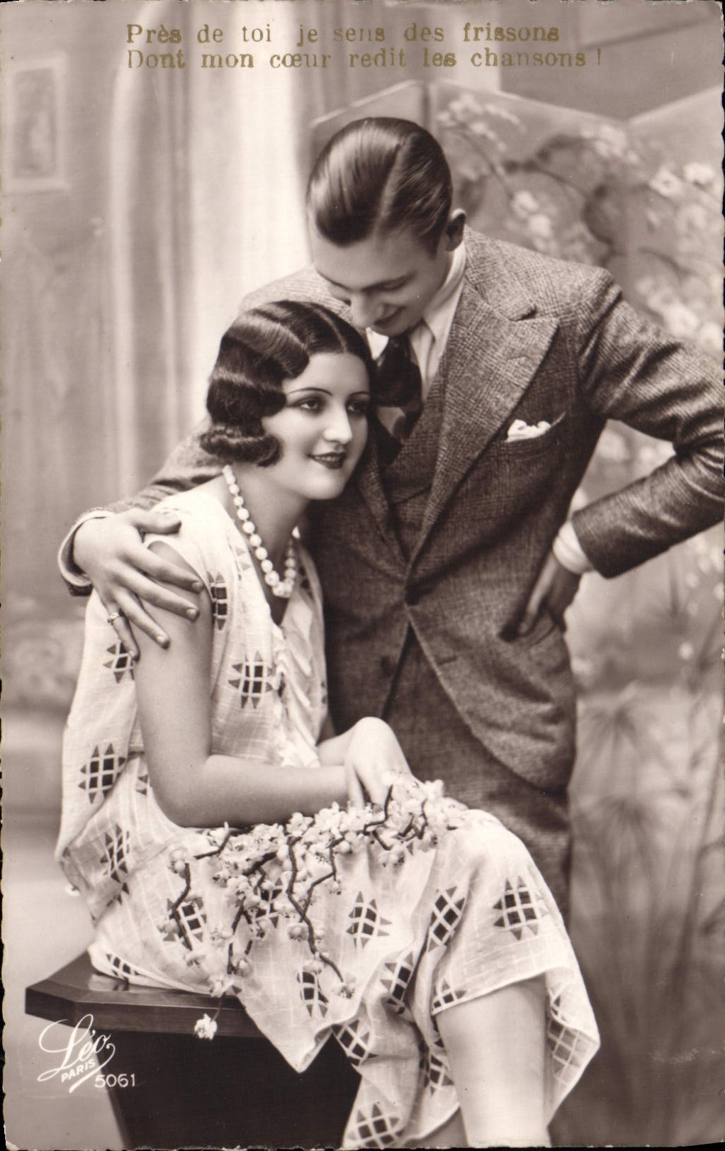 Mujer de la fantasía de la POSTAL de la VENDIMIA