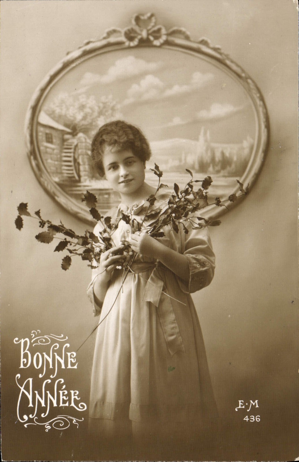 Mujer de la fantasía de la POSTAL de la VENDIMIA