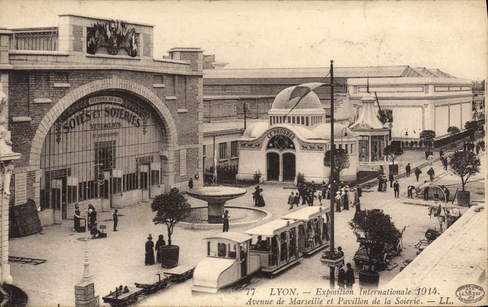 VINTAGE POSTCARD Lyon International exhibition 1914 Avenue de Marseille and house of the Silk trade