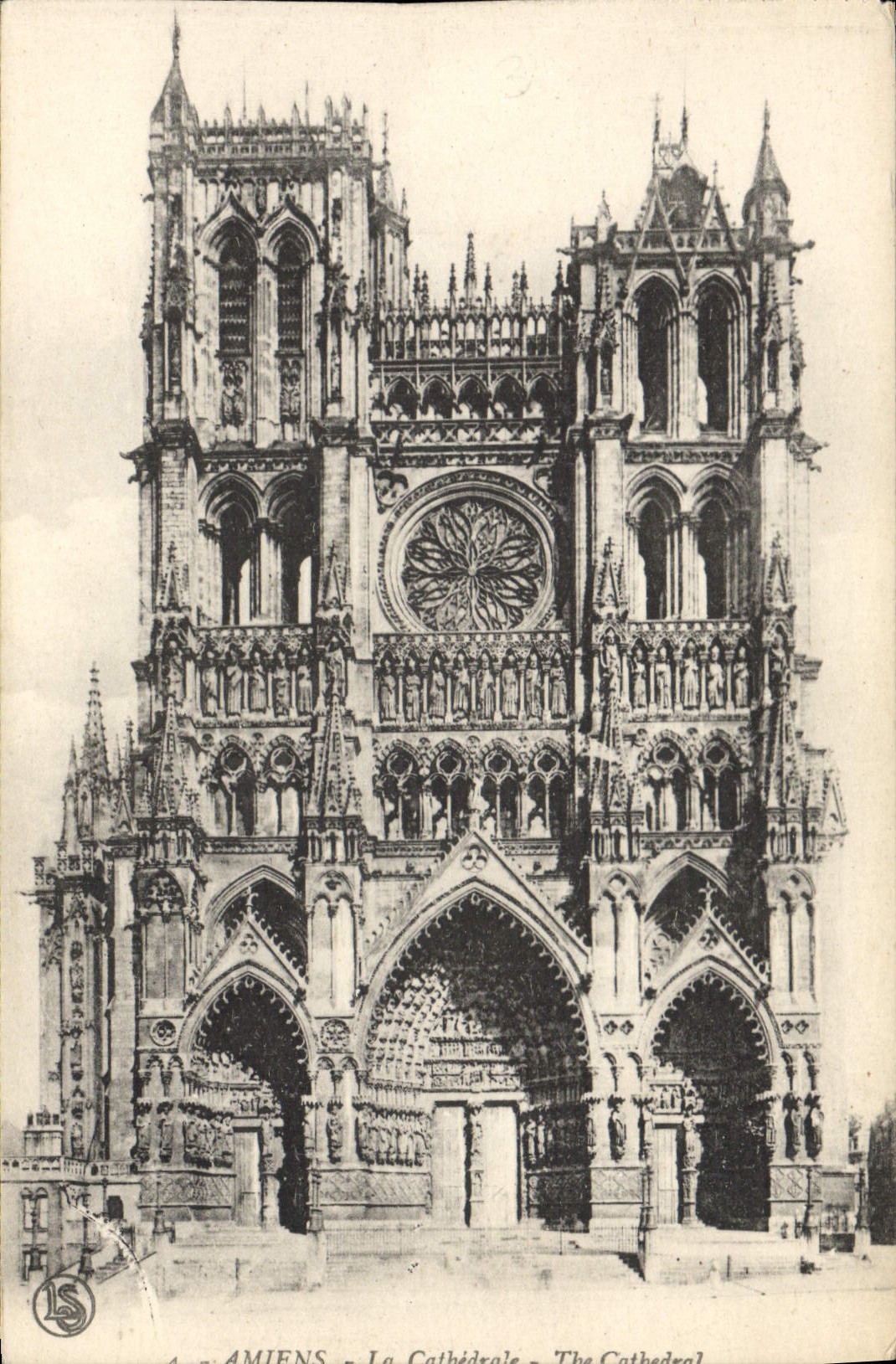 VINTAGE POSTCARD Amiens the Cathedral