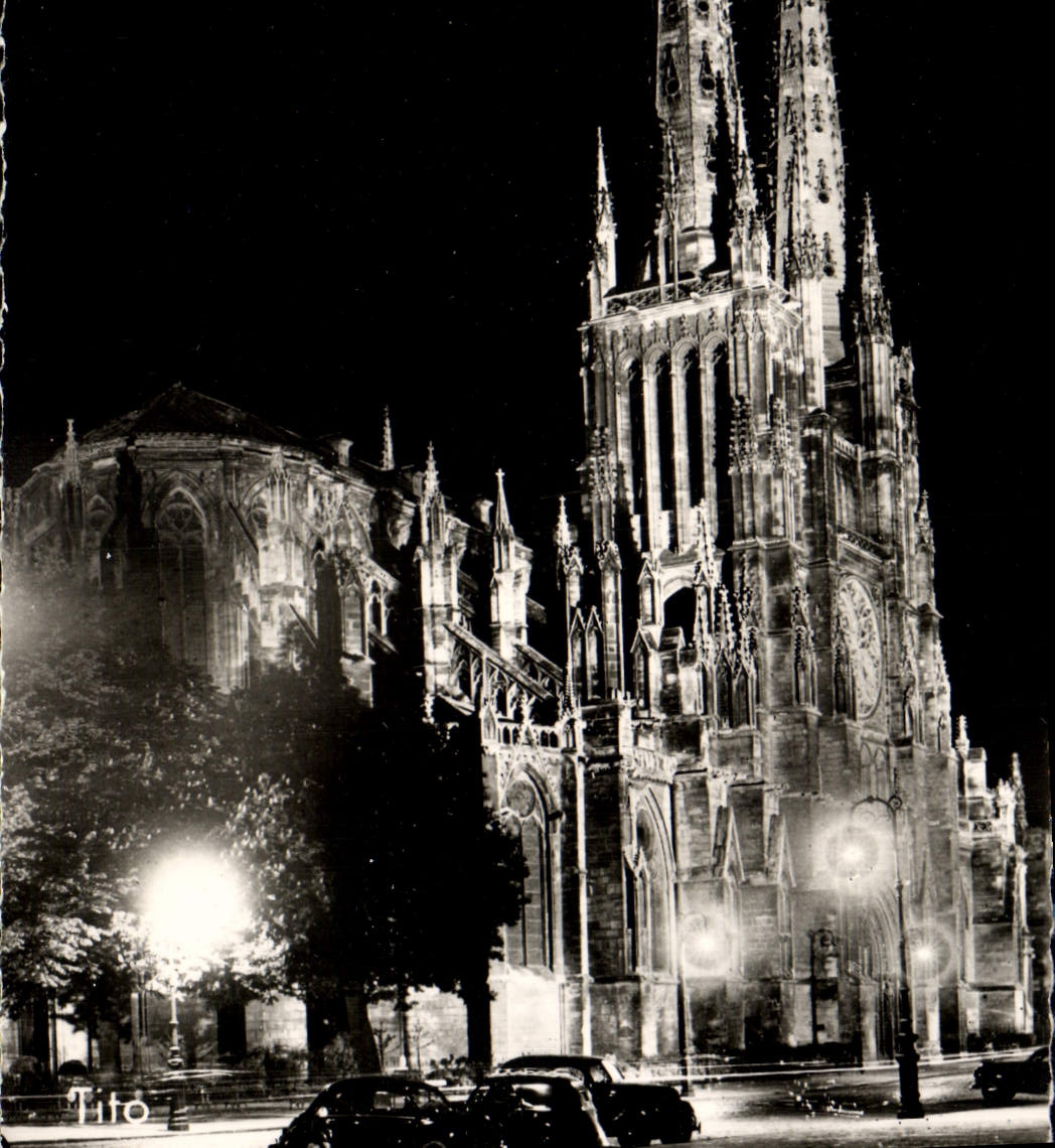 CPM Bordeaux La Cathedrale La Nuit