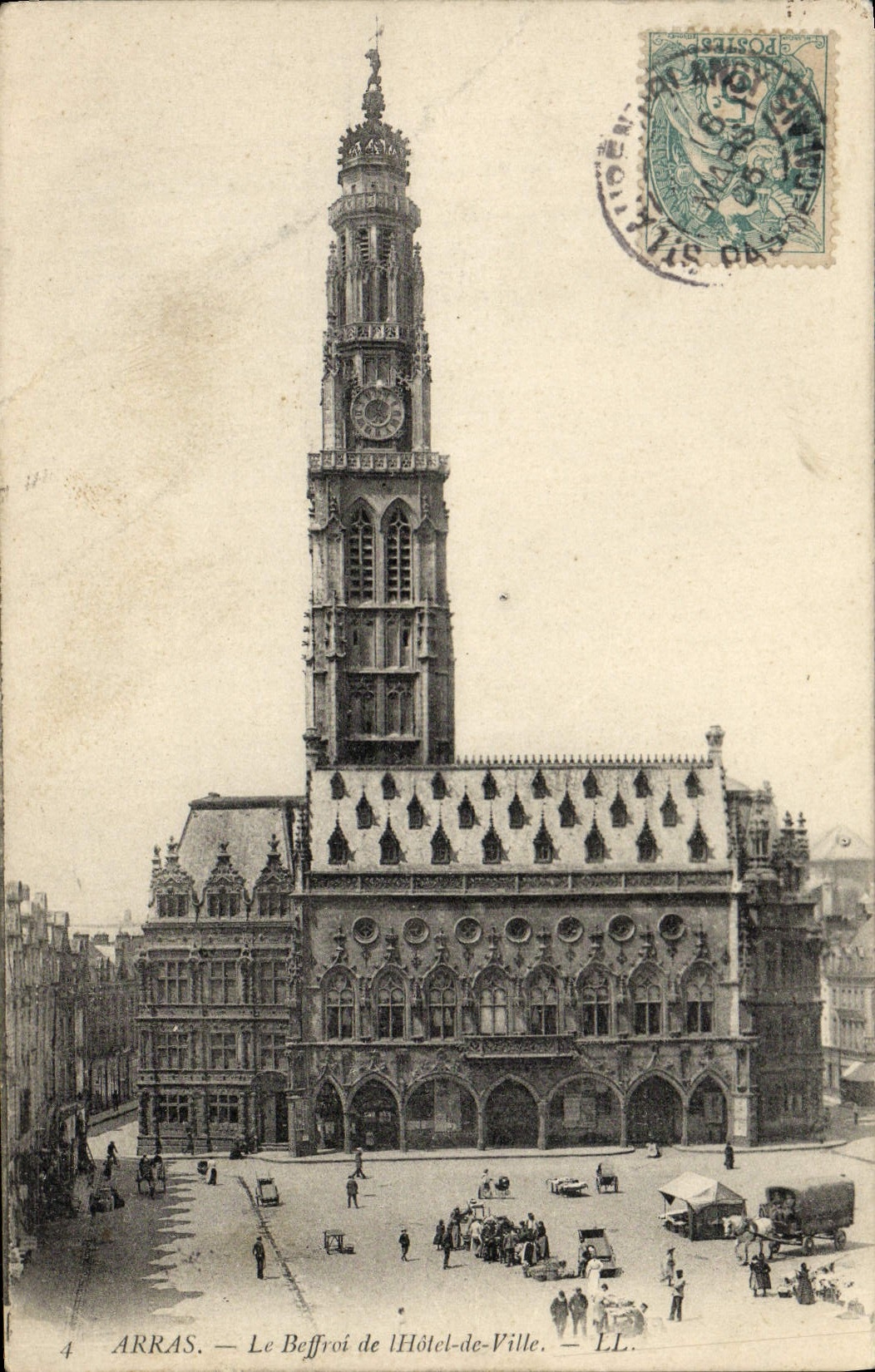 CPA Arras L'Hotel de Ville et son Beffroi