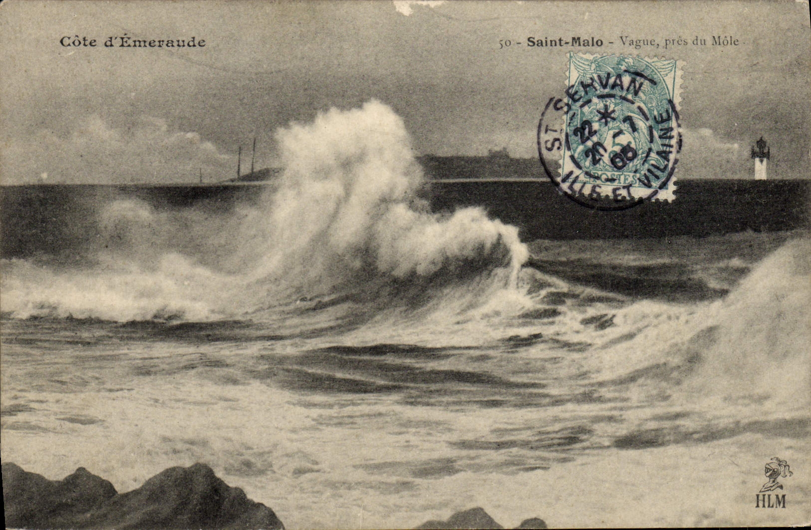 CPA Saint Malo Vague Pres du Mole